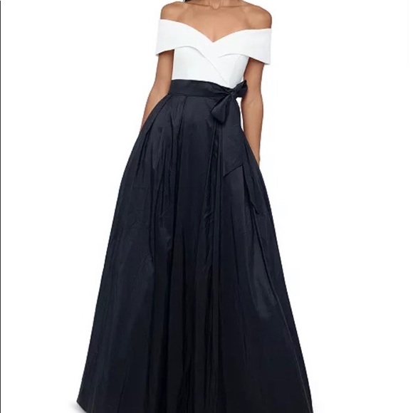 Xscape Dresses & Skirts - Classic Maxi black and white dress